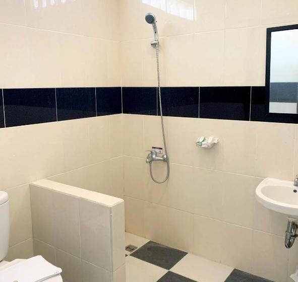 ویلای 3 خوابه, The Nalaya Hotel & Resto