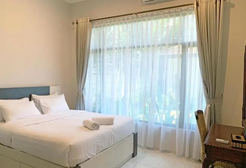 ویلای 3 خوابه, The Nalaya Hotel & Resto