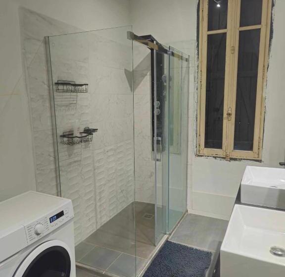 高级单人间, Av De Bordeaux