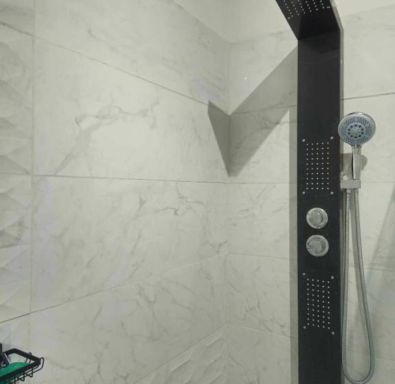 高级单人间, Av De Bordeaux