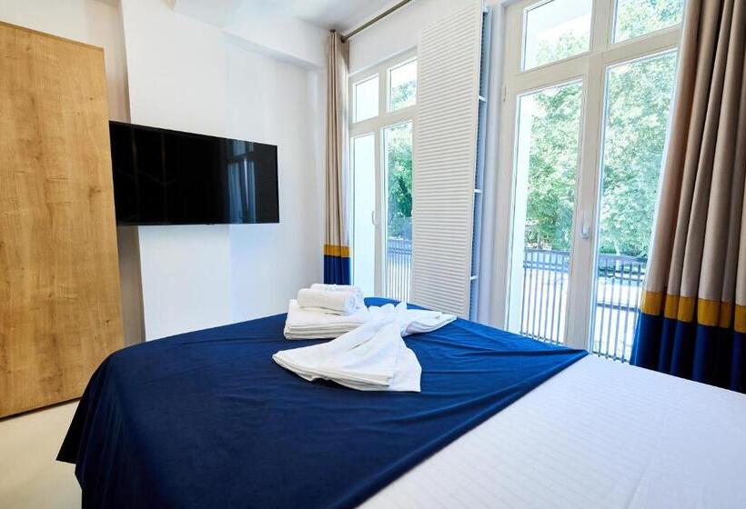 اتاق استاندارد با بالکن, Carol Park View