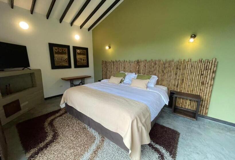 جناح مطلّ علي الجبل, Tukki Ecolodge