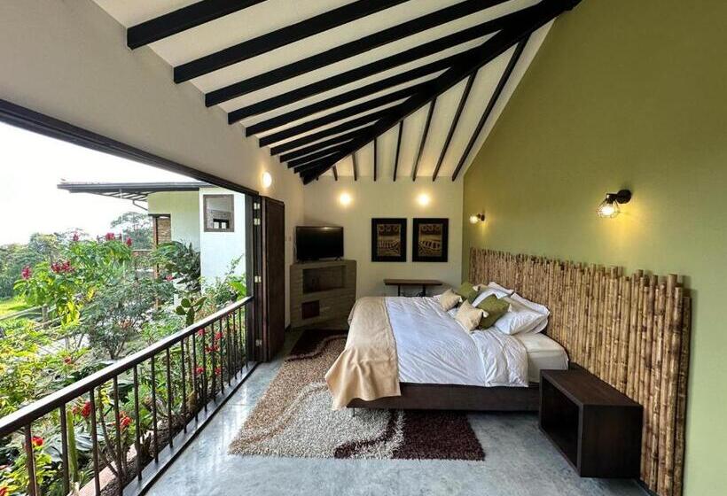 جناح مطلّ علي الجبل, Tukki Ecolodge