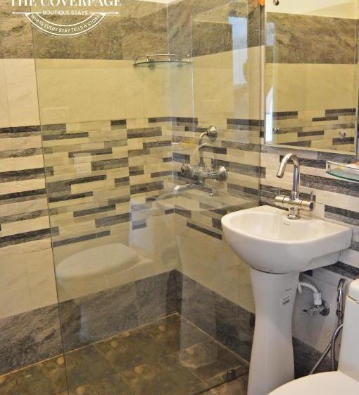 キングサイズベッドのスタンダードルーム, The Coverpage Boutique Stays Mussoorie