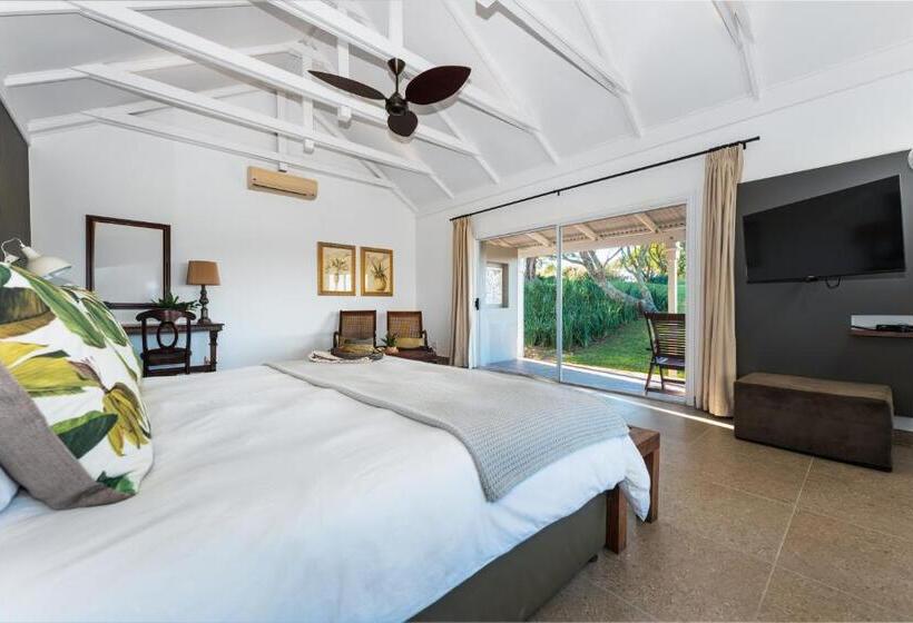 キングサイズベッドのスタンダードルーム, The Umdoni Suites At Prince S Grant Golf Estate