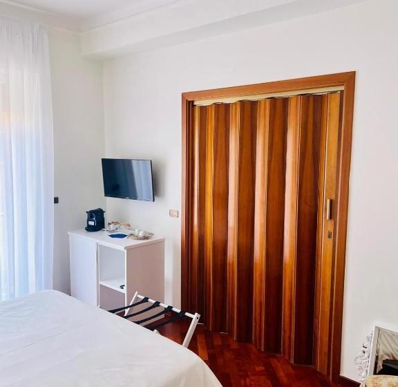 اتاق پریمیوم چهارنفره, Montesanto 25