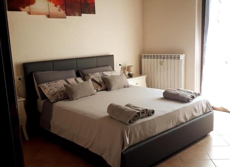 غرفة قياسية مزوَّدة بشُرفة, Beb Ulivo