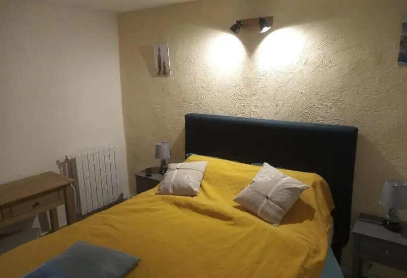Standard-huone, Chambres D Hôtes L Amphitryon 5 Chambres