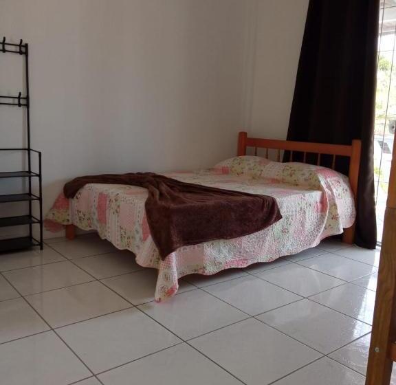 חדר משפחתי, Hostel E Pousada Orquídea