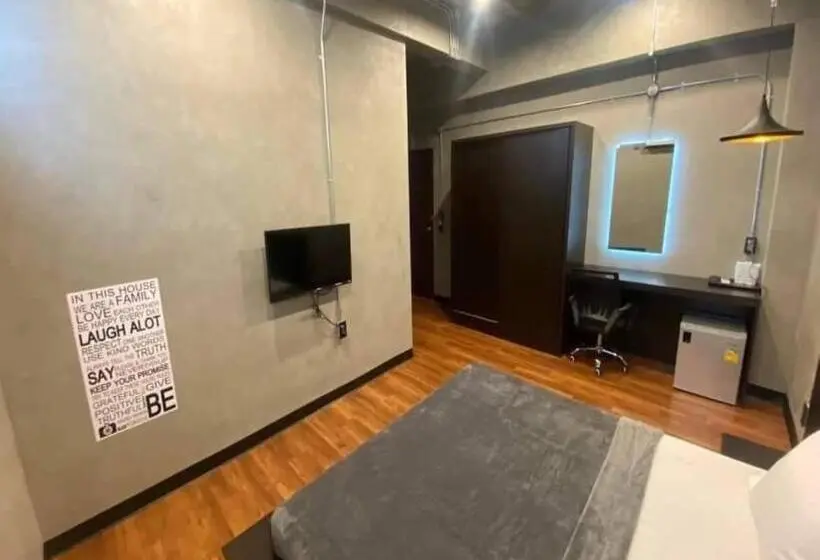 سوییت خانوادگی, Capital O 75512 Loft Residence Suphanburi