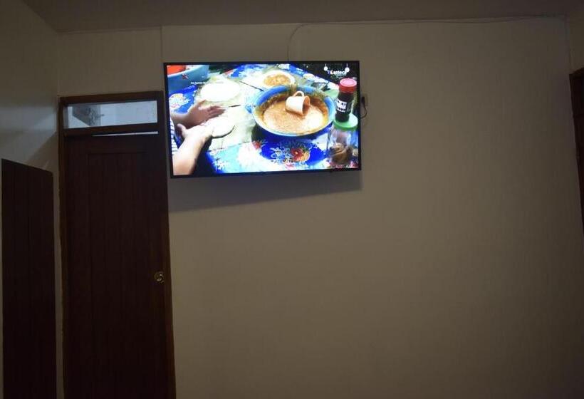 Номер Стандарт Трехместный, Hostal Valle Dorado 103
