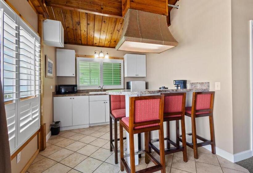 סוויטה נוף לים, Oceanfront Inn Suite, Ocean And Inlet Views, King Bed, #12