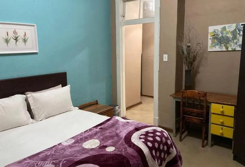 اتاق اکونومی, Ophirton