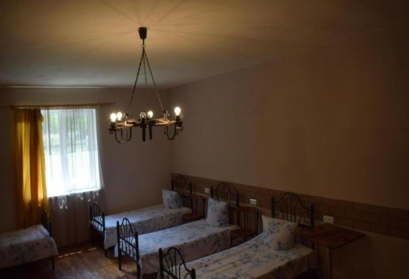 Habitació Quàdruple Estàndard, Benson Adventures Resort