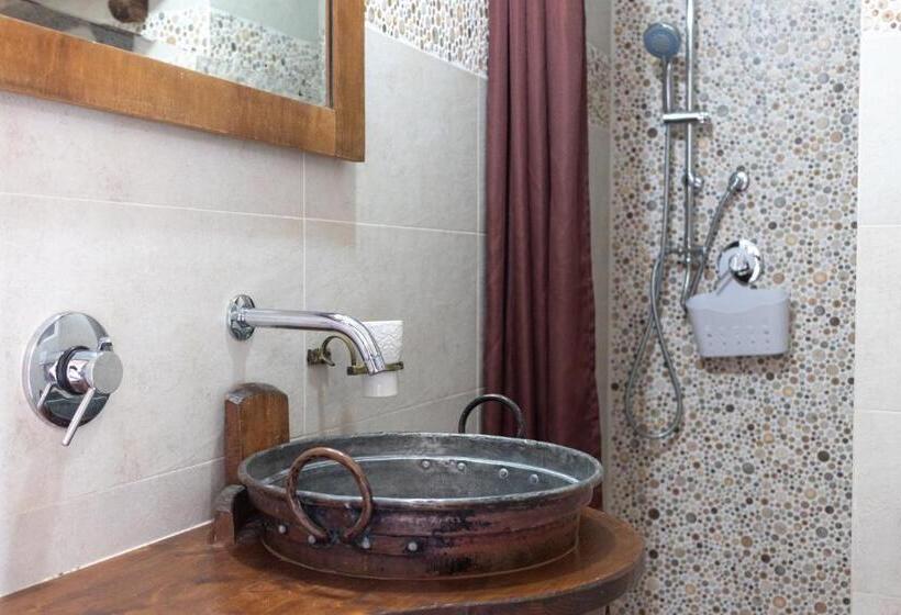 Номер Superior, Corallo House