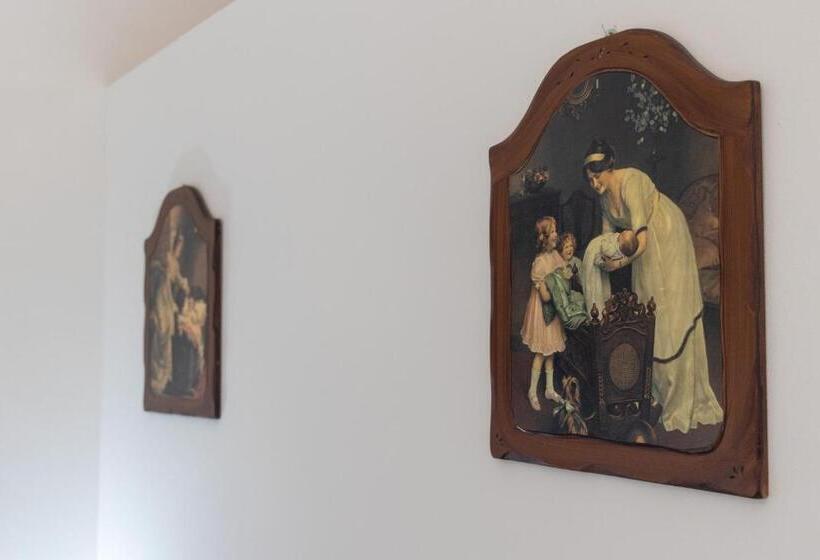 Номер Superior, Corallo House