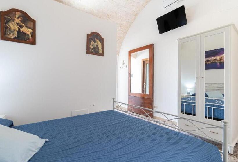 Номер Superior, Corallo House