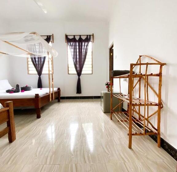 اتاق خانوادگی, Lighthouse Guesthouse