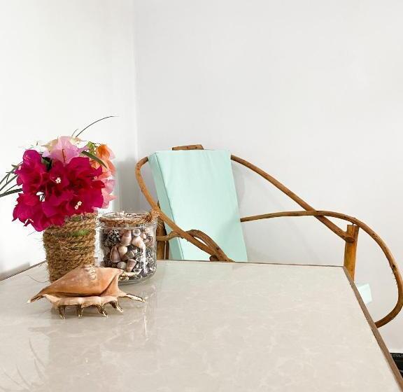 اتاق استاندارد با سرویس بهداشتی مشترک, Lighthouse Guesthouse