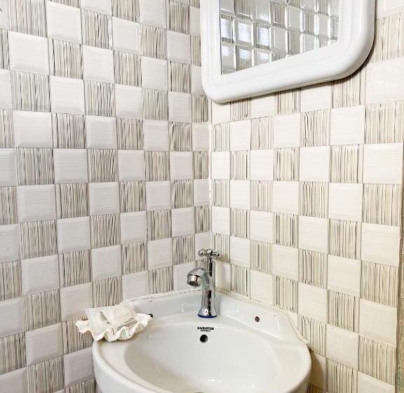 اتاق استاندارد, Lighthouse Guesthouse