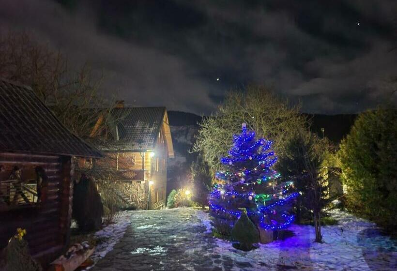 Suite, гуцульська хата