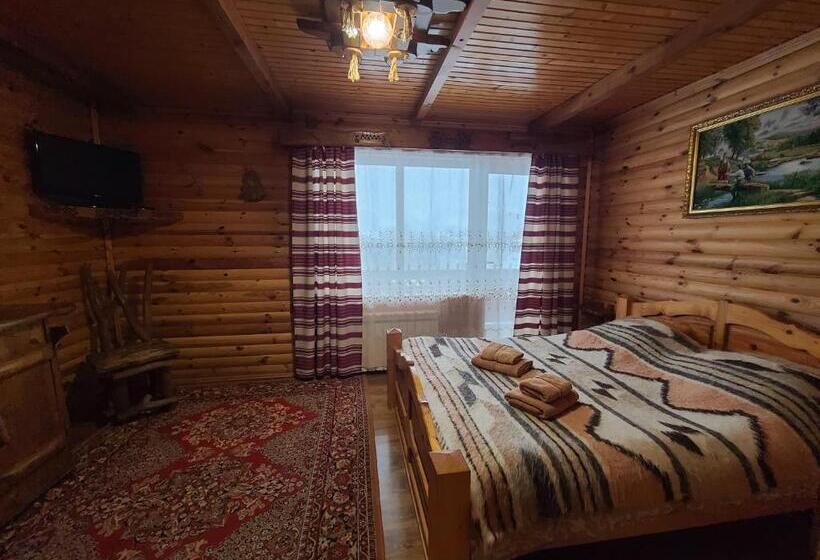 Suite Familiar, гуцульська хата