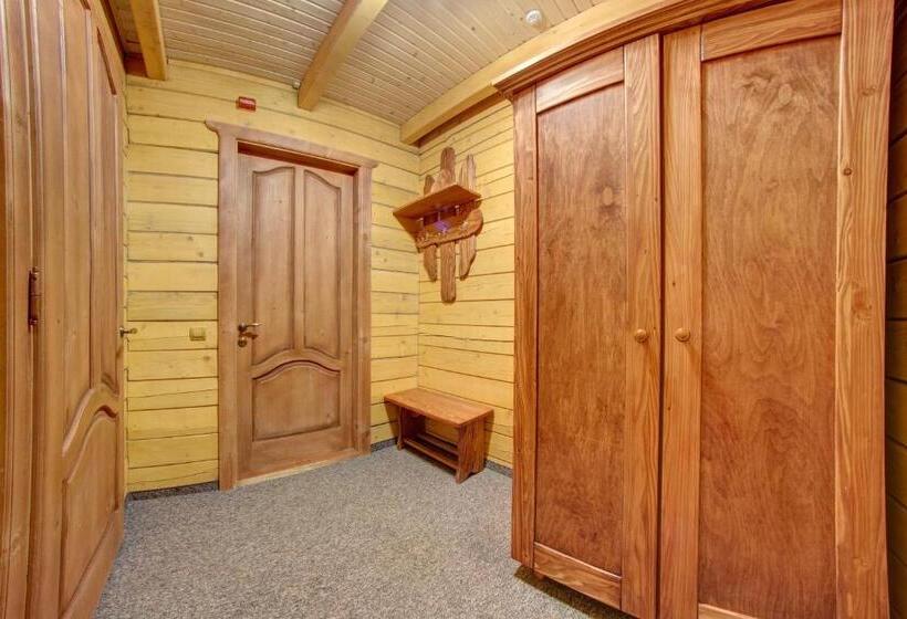 اتاق سوپریور, Karpatski Dzherela