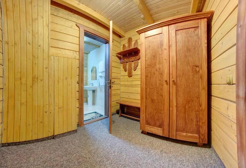 اتاق لوکس, Karpatski Dzherela