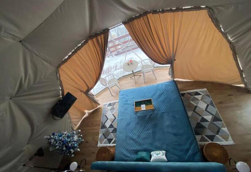 چادر با خدمات رفاهی استاندارد, Karpatski Dzherela