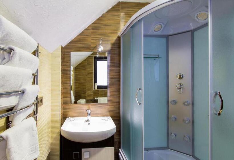 خانه 2 خوابه, Karpatski Dzherela