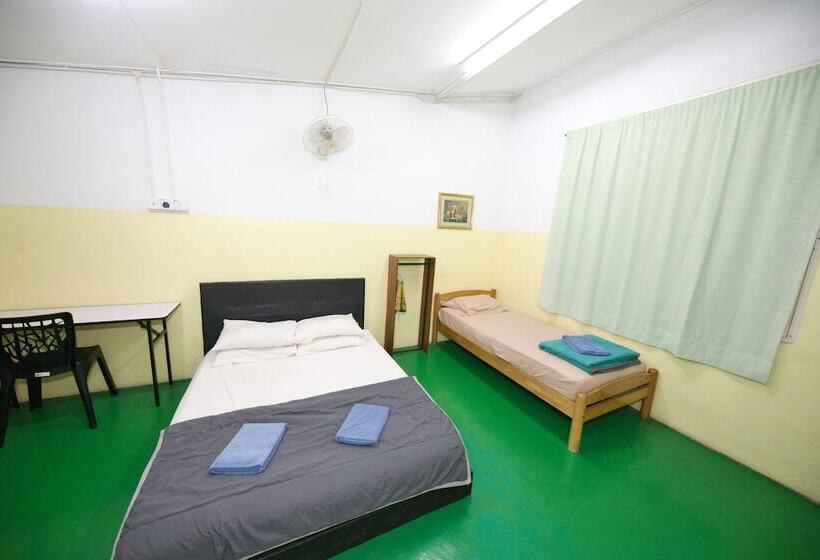 חדר דלוקס לשלושה, Spot On 89925 Thank Q Inn 1