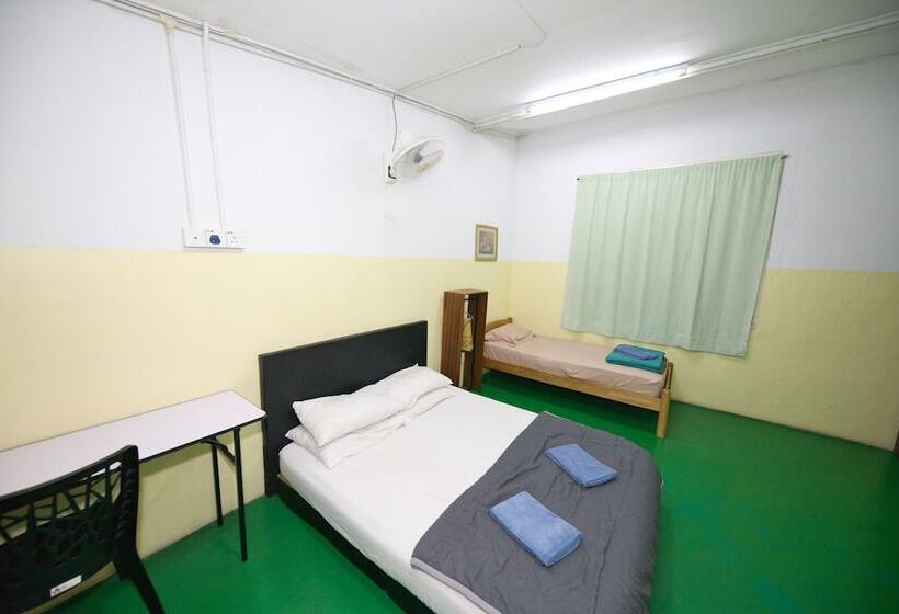 חדר דלוקס לשלושה, Spot On 89925 Thank Q Inn 1