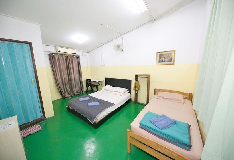 חדר דלוקס לשלושה, Spot On 89925 Thank Q Inn 1