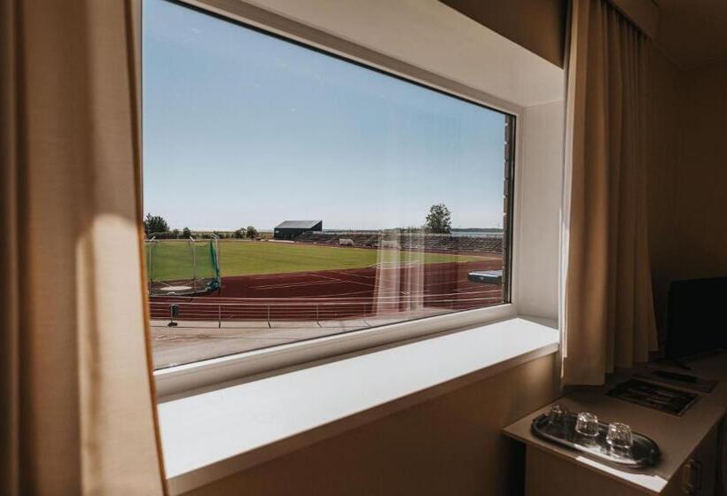 اتاق استاندارد سه نفره, Staadioni Hotell