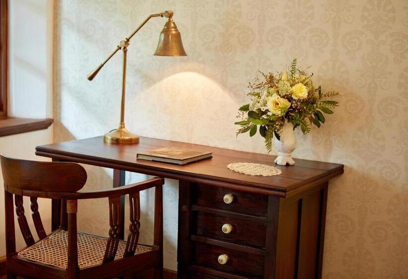 Suíte Júnior, Thotalagala