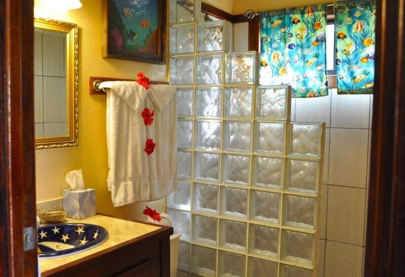 سوییت جونیور با چشمانداز استخر, West Bay Lodge And Spa