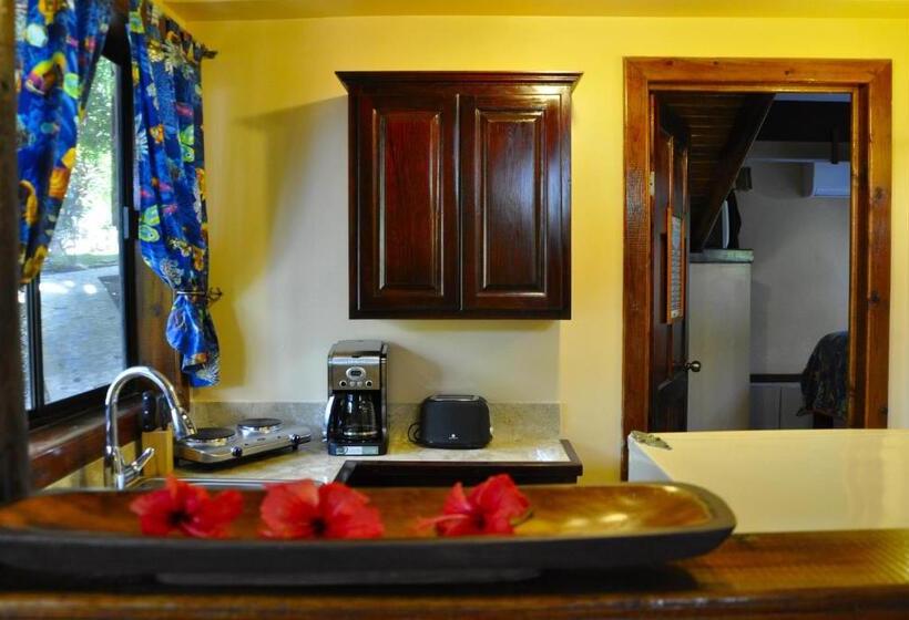 سوییت جونیور با چشمانداز استخر, West Bay Lodge And Spa