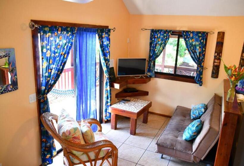 سوییت جونیور با چشمانداز استخر, West Bay Lodge And Spa