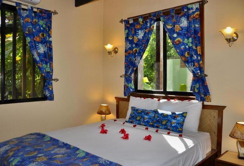 سوییت جونیور با چشمانداز استخر, West Bay Lodge And Spa