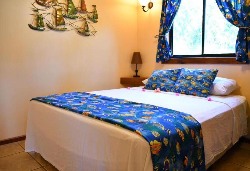 سوییت جونیور با چشمانداز استخر, West Bay Lodge And Spa