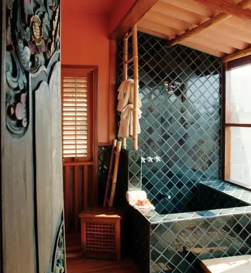 کابین, Turtle Inn By Francis Ford Coppola