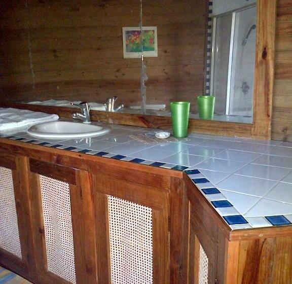 اتاق استاندارد, Roatan Bed & Breakfast Apartments