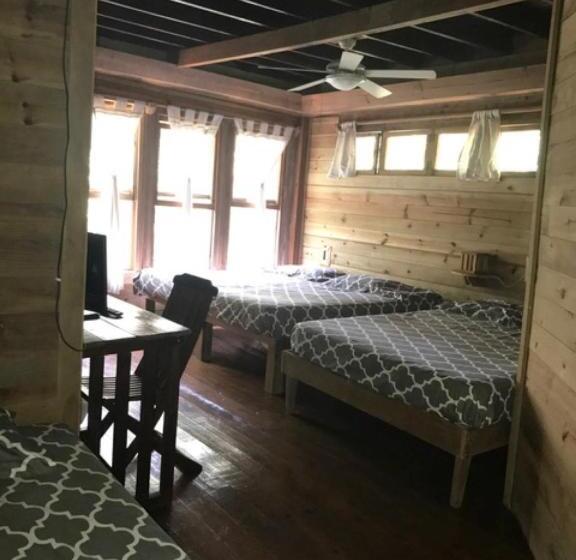 اتاق خانوادگی, Roatan Bed & Breakfast Apartments
