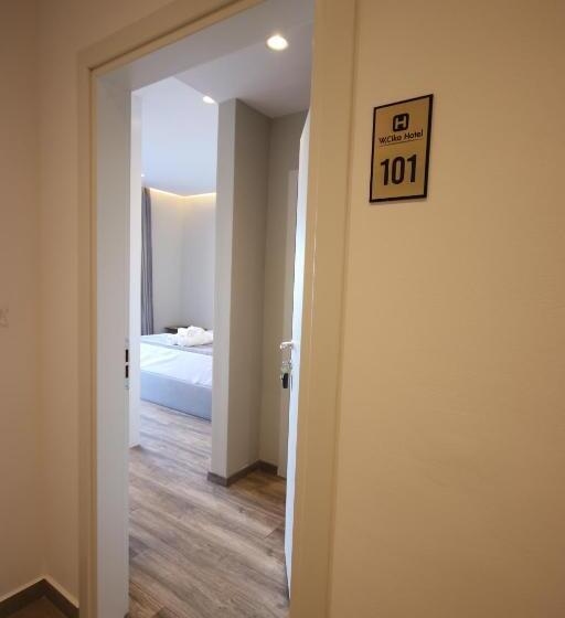 اتاق سه نفره دلوکس با چشم‌انداز دریا, W Cika