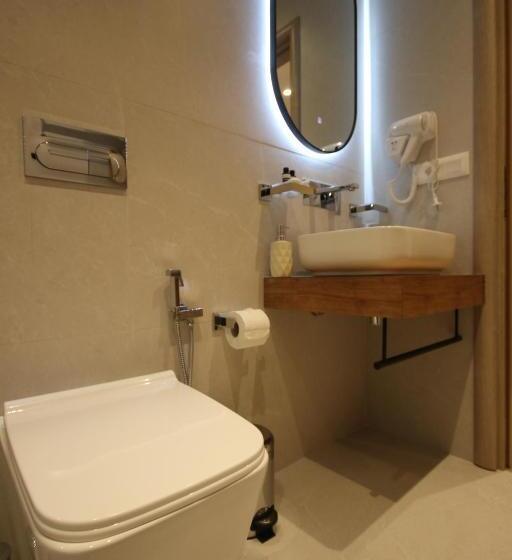 اتاق سوپریور سه تخته, W Cika