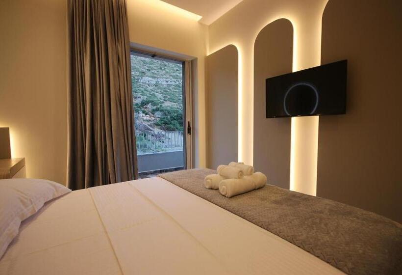 اتاق سوپریور سه تخته, W Cika