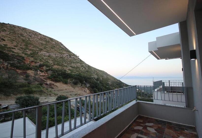 اتاق سوپریور سه تخته, W Cika