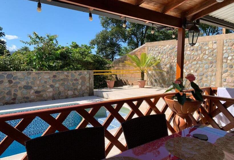 ファミリールーム, Birdsong Lodge