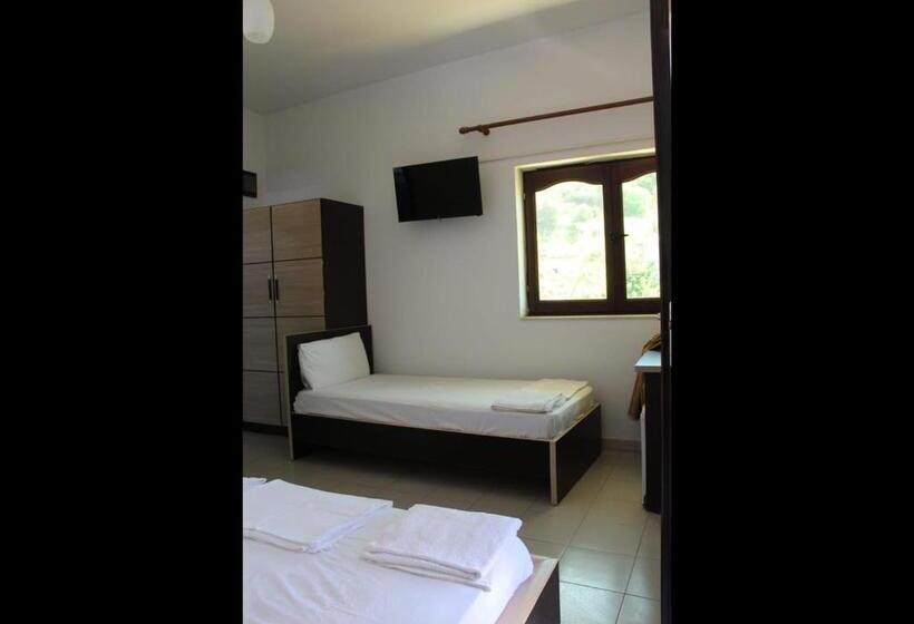 חדר קומפורט לשלושה, Colosseo Vlore