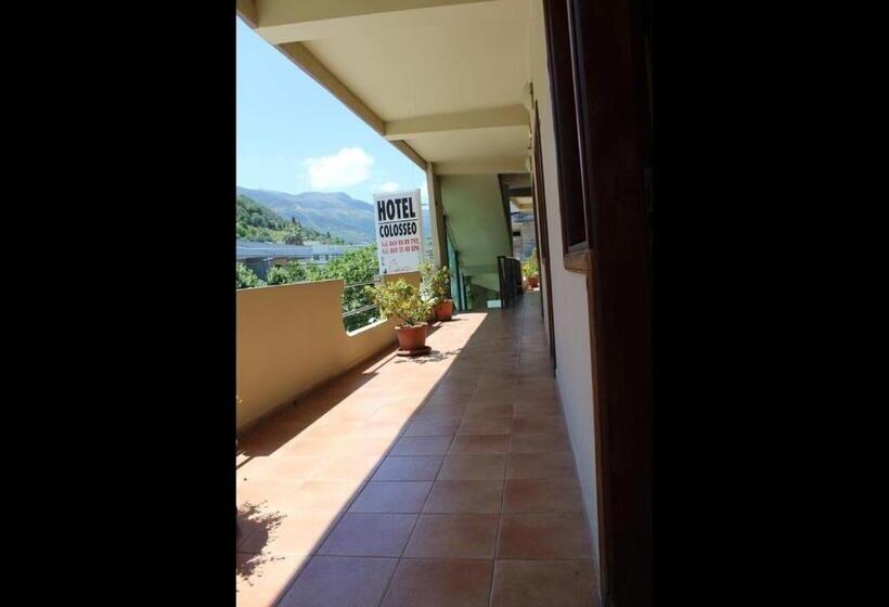 חדר משפחתי, Colosseo Vlore